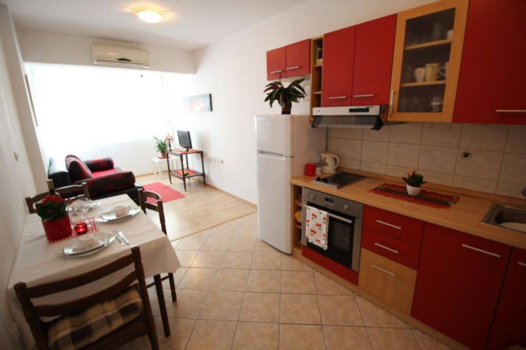 Old City/Beach 13 Minutes Away, Parking, For 4 Spalato Esterno foto